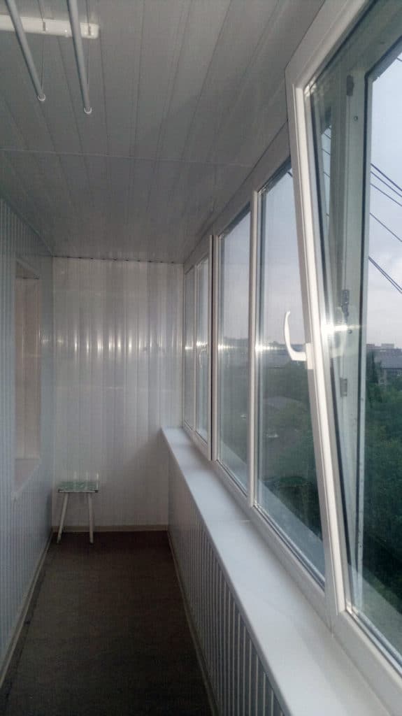 Пластиковые окна, отделка балкона